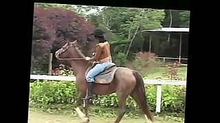 horse and girl fucking tiet