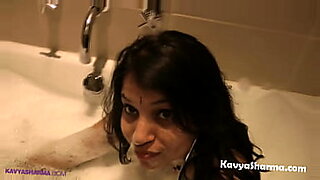indian aunty fucked by young boy when husband went outside