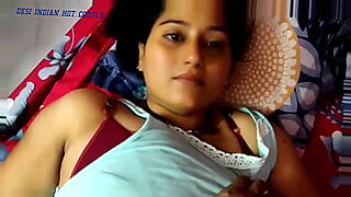 pakistani desi aunty boobs suck by a boy